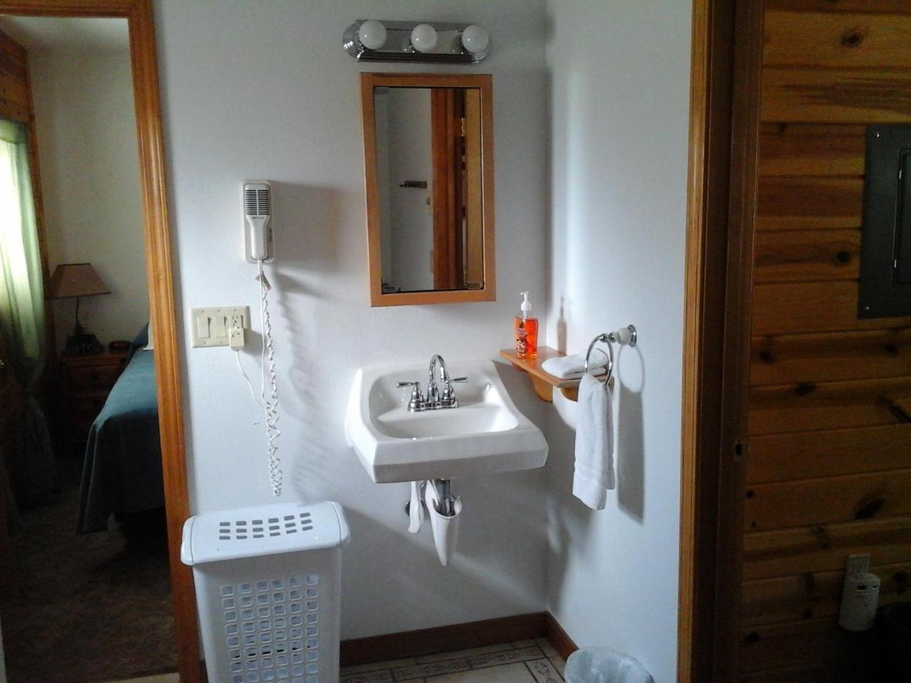 River Bend Motel Llc Spray Esterno foto
